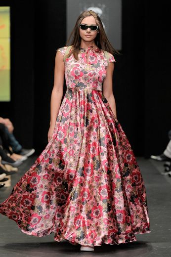20091019 RFW Показ коллекции Ольги Бровкиной «Жить, как хочется» (весна-лето/2010). Фотография Александра Азарова, агентство «Артефакт».