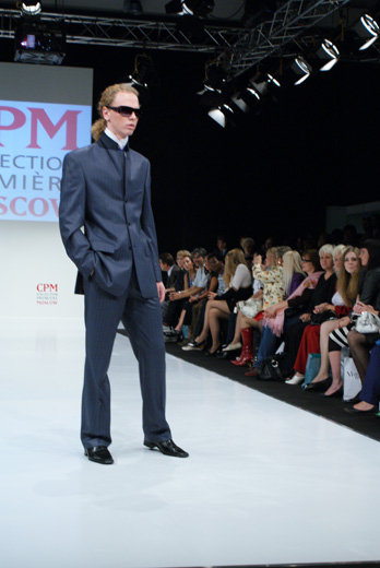 20090907 CPM. Показ моделей Славы Зайцева. Фотография Дэниела Андерсона, ИА «РИА МОДА».
