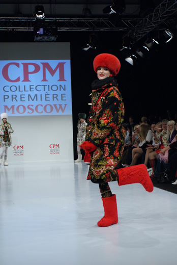 20090907 CPM. Показ моделей Славы Зайцева. Фотография Дэниела Андерсона, ИА «РИА МОДА».
